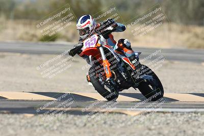 media/Dec-01-2025-Moto Forza (Mon) [[2daa91e15f]]/2-Intermediate Group/Session 3 (Turn 3)/